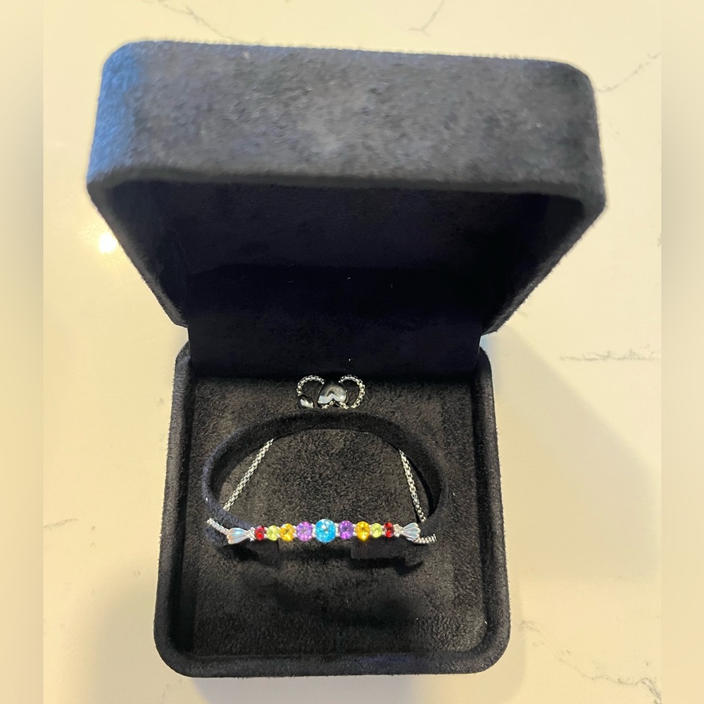 BRAND NEW NEVER WORN - SEMI PRECIOUS STONES BRACELET